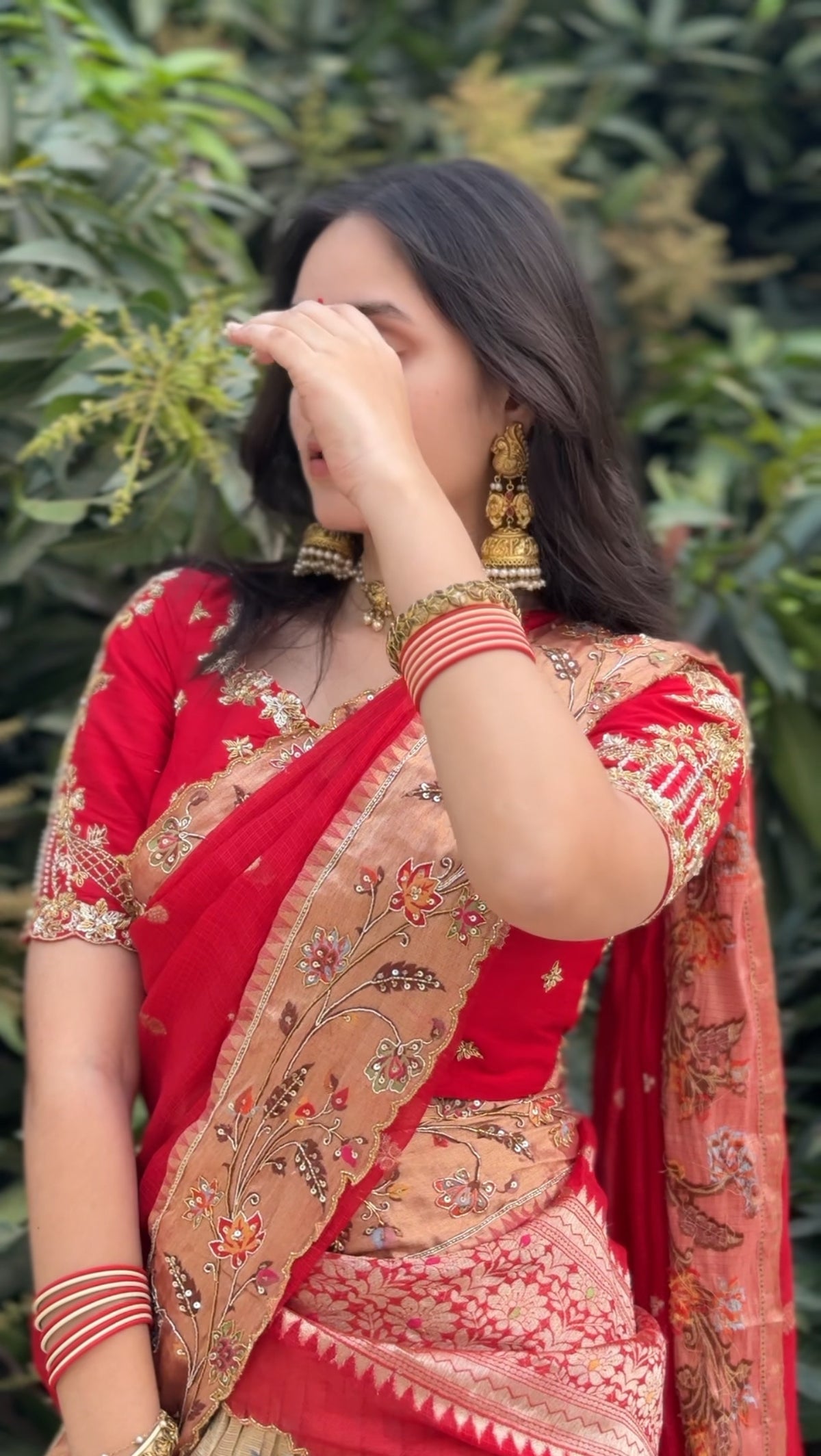 Golden zarikota Lehenga