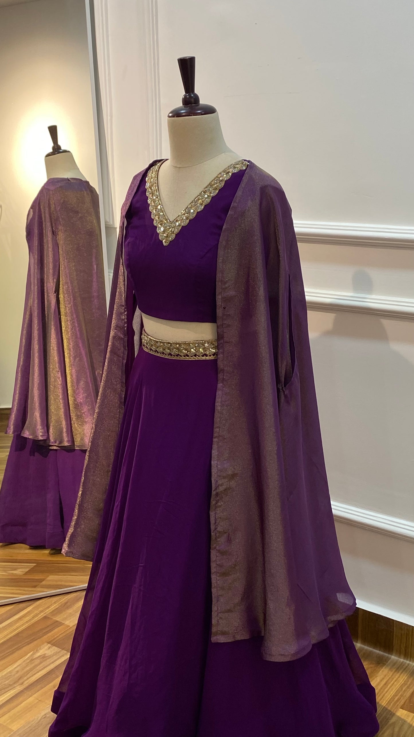 Elegant Georgette Crop Top Skirt Set with Tissue Cape