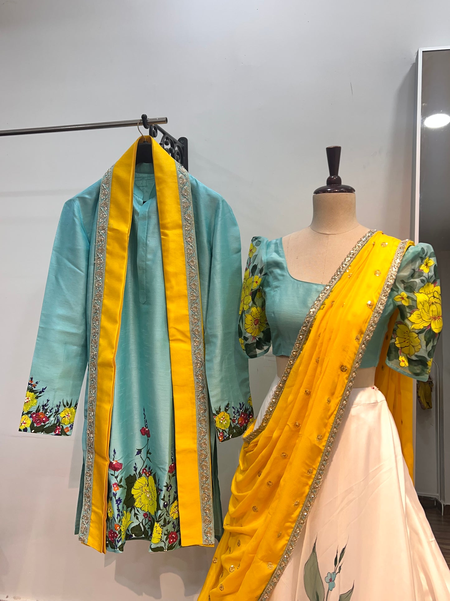 Raw silk kurta with a kanduva.